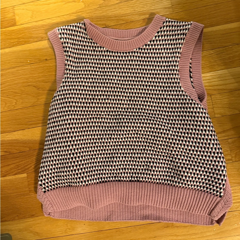Varley Pink and Black Patterned Sleeveless Sweater